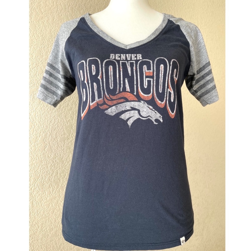 47 Brand Women’s Denver Broncos v-neck t-shirt - S